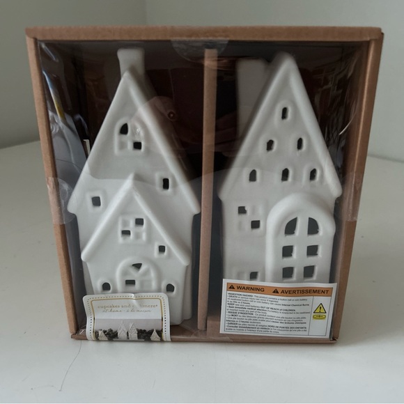 New Christmas Village Set of 2 - Picture 3 of 12